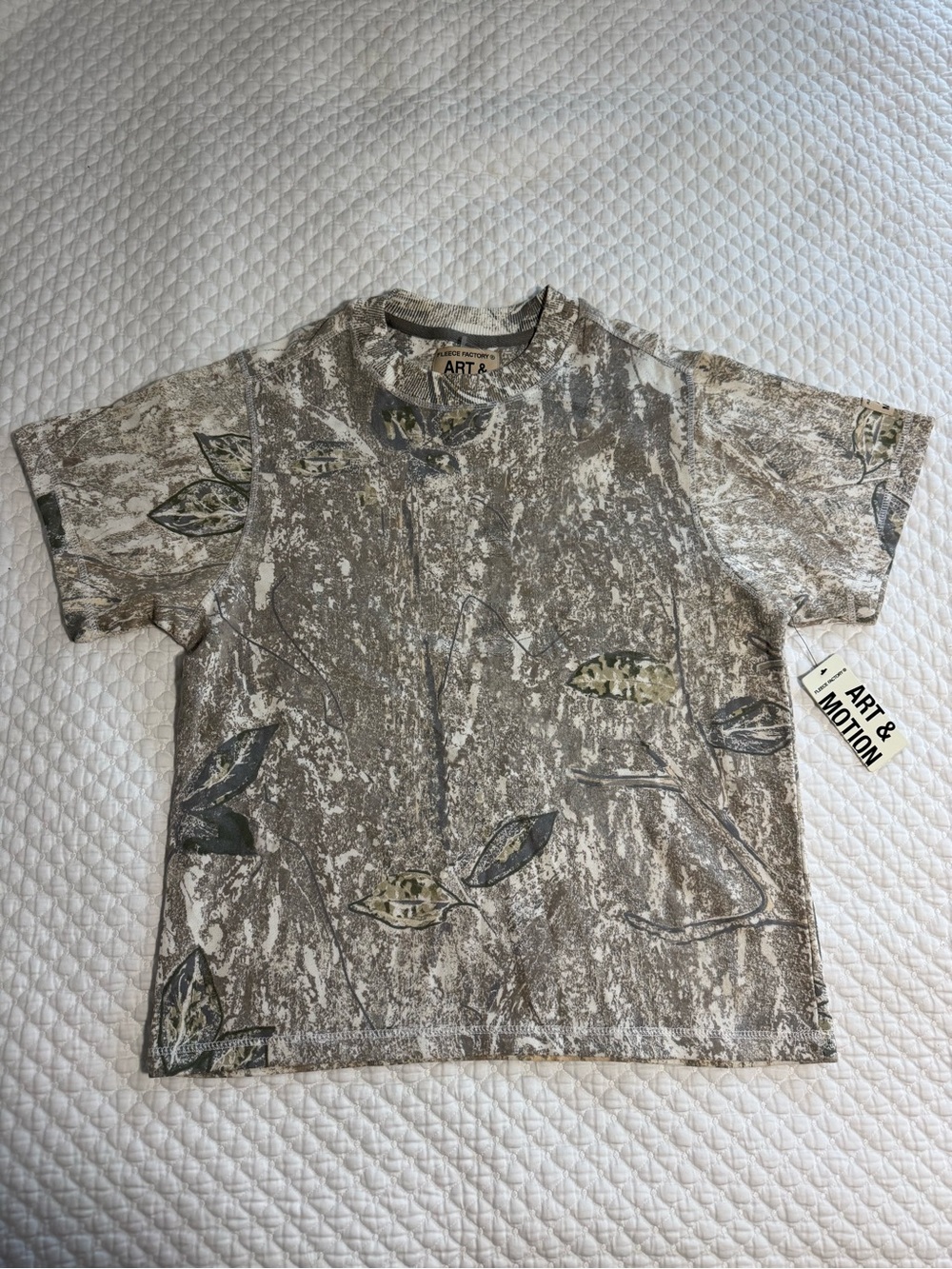 NWT Art & Motion Fleece Factory Crewneck t-shirt camouflage